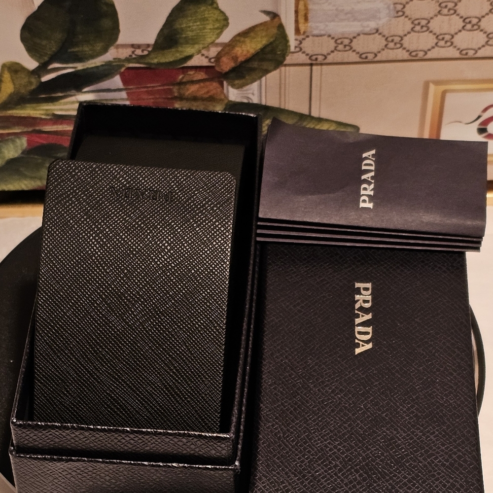 Prada Silver and Black Sunglasses Hard Case & Box Sleek Accessories - Picture 2 of 13